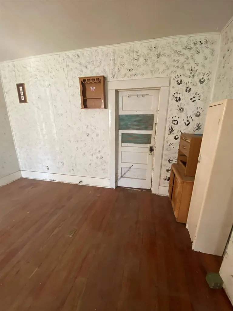 402 S Nueces Street Coleman TX 76834