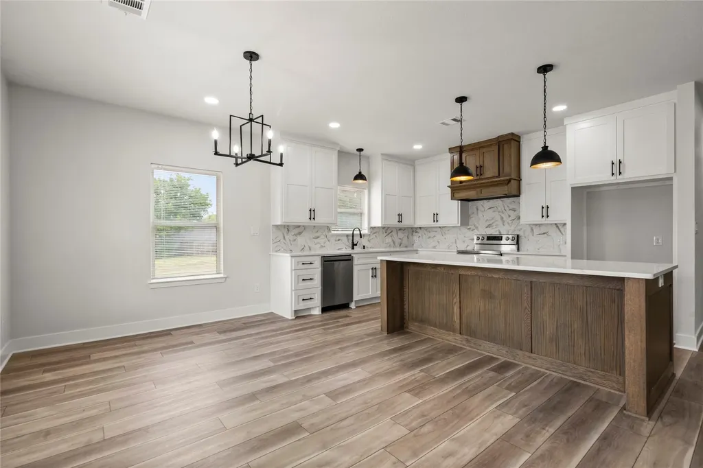 214 Rogers Street Mcgregor TX 76657