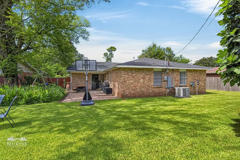 632 Pelican Place Shreveport LA 71105