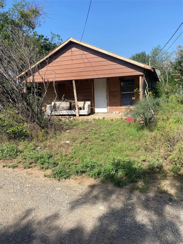 1311 N Blanco Street Coleman TX 76834
