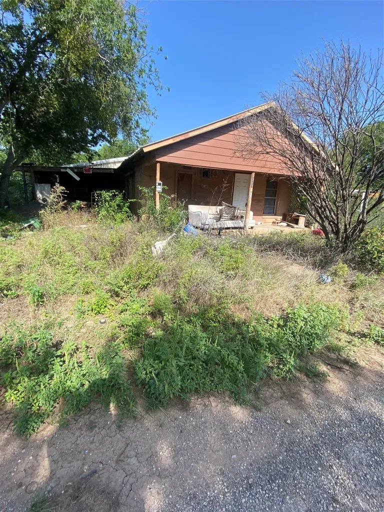 1311 N Blanco Street Coleman TX 76834