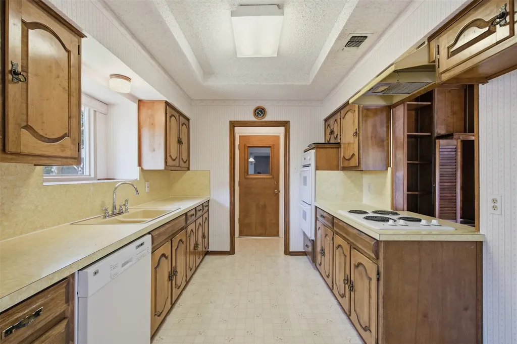 2505 Ironwood Court Arlington TX 76016