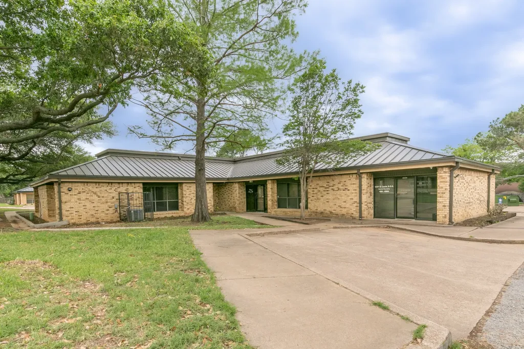 736 N Fielder Road Arlington TX 76012