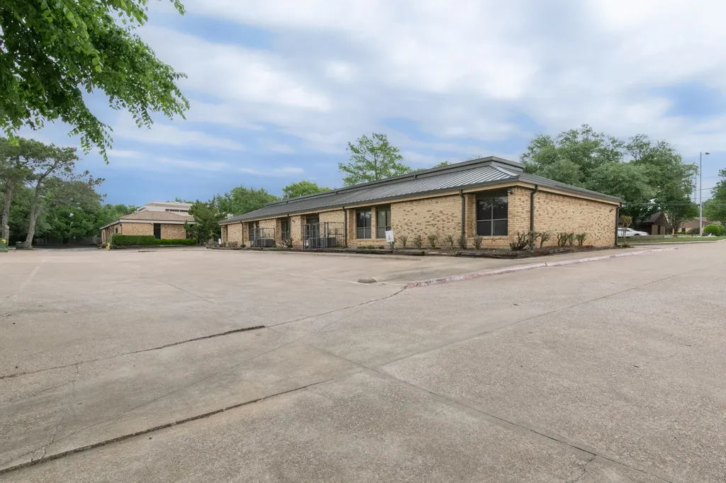 736 N Fielder Road Arlington TX 76012