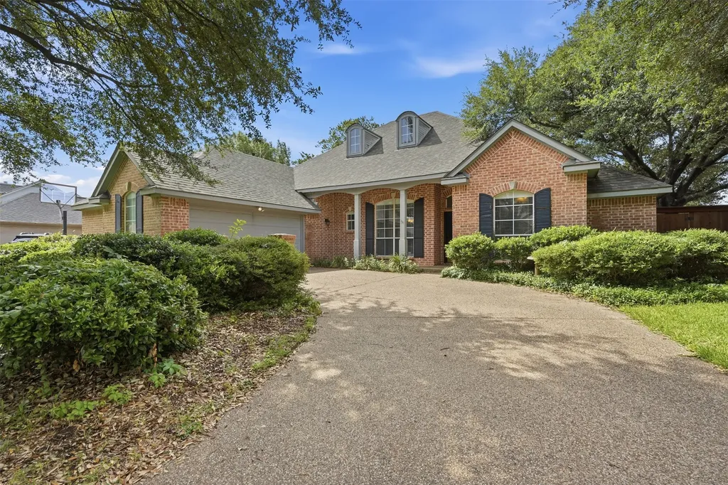 3318 Summergrove Drive Arlington TX 76001