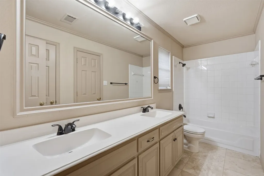 3318 Summergrove Drive Arlington TX 76001