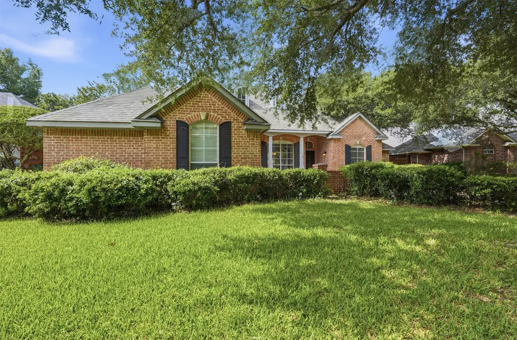 3318 Summergrove Drive Arlington TX 76001