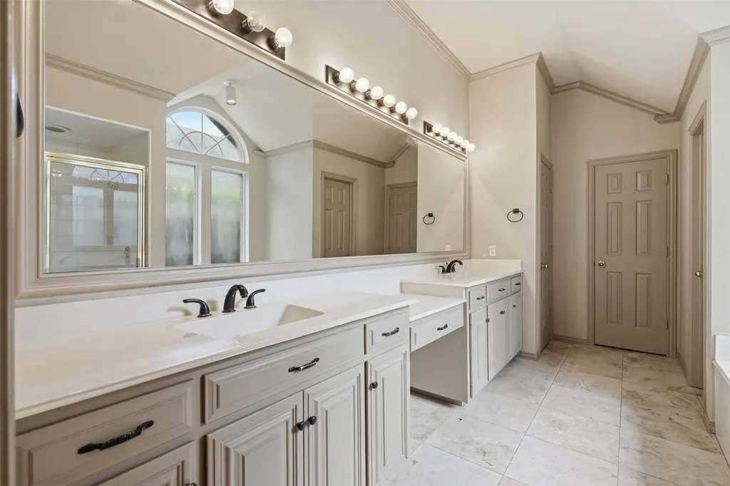 3318 Summergrove Drive Arlington TX 76001