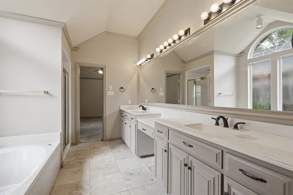 3318 Summergrove Drive Arlington TX 76001