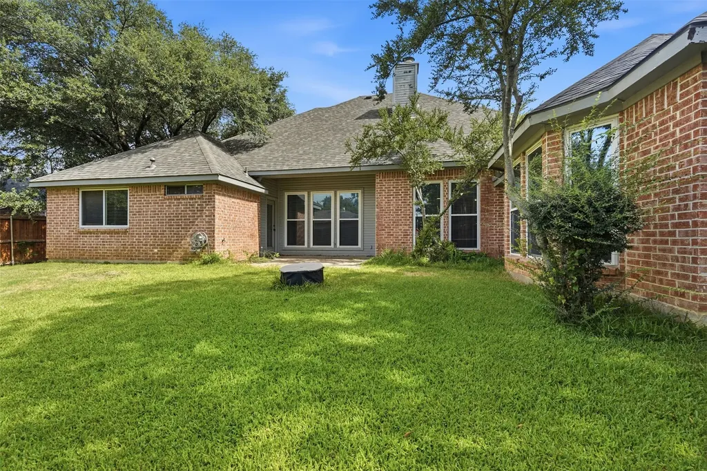 3318 Summergrove Drive Arlington TX 76001