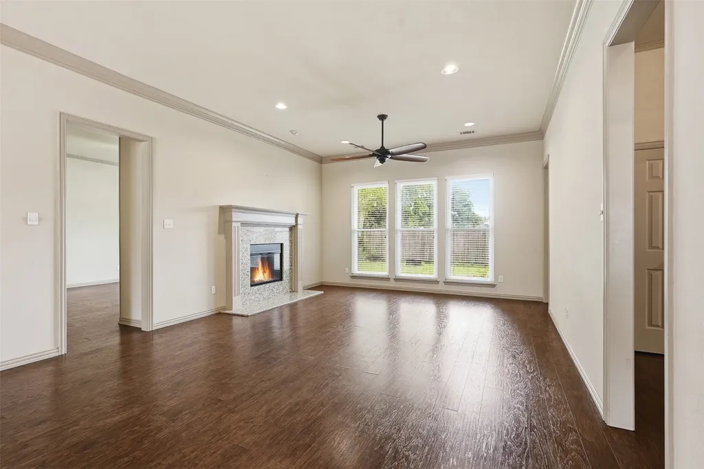 3318 Summergrove Drive Arlington TX 76001