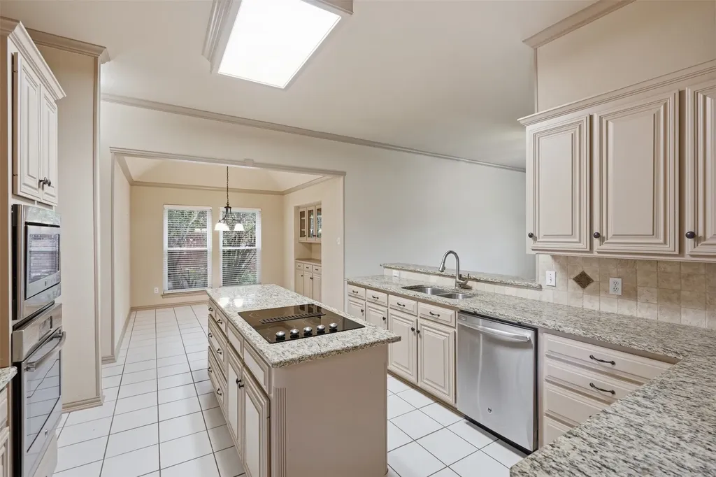 3318 Summergrove Drive Arlington TX 76001