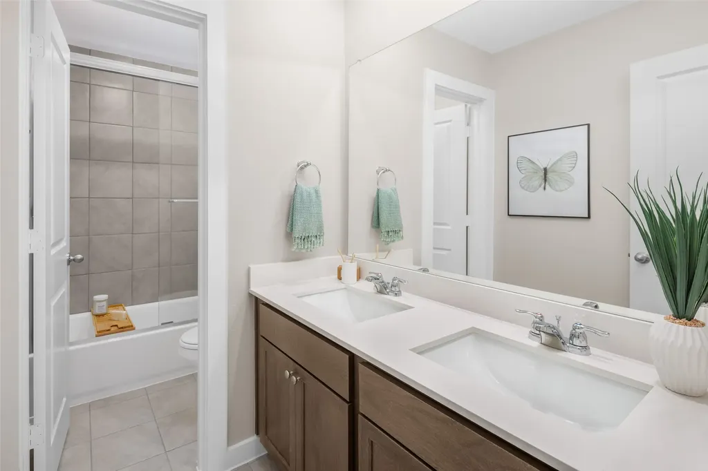 828 Feather Thorn Drive Arlington TX 76005