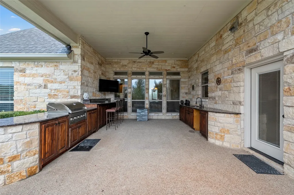 7030 Flagstone Circle Mcgregor TX 76657