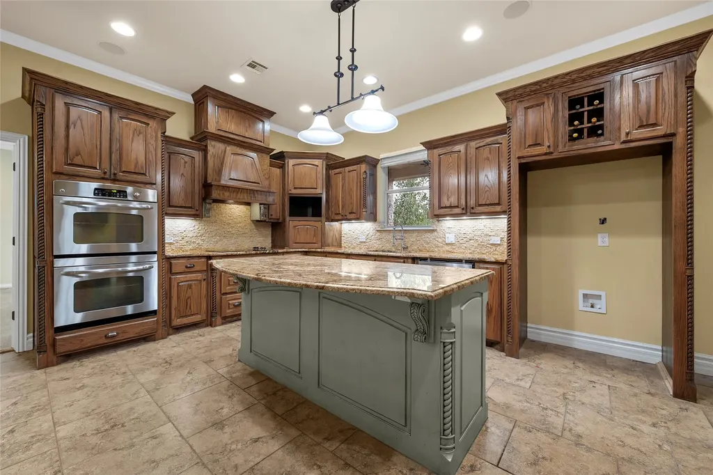 7030 Flagstone Circle Mcgregor TX 76657