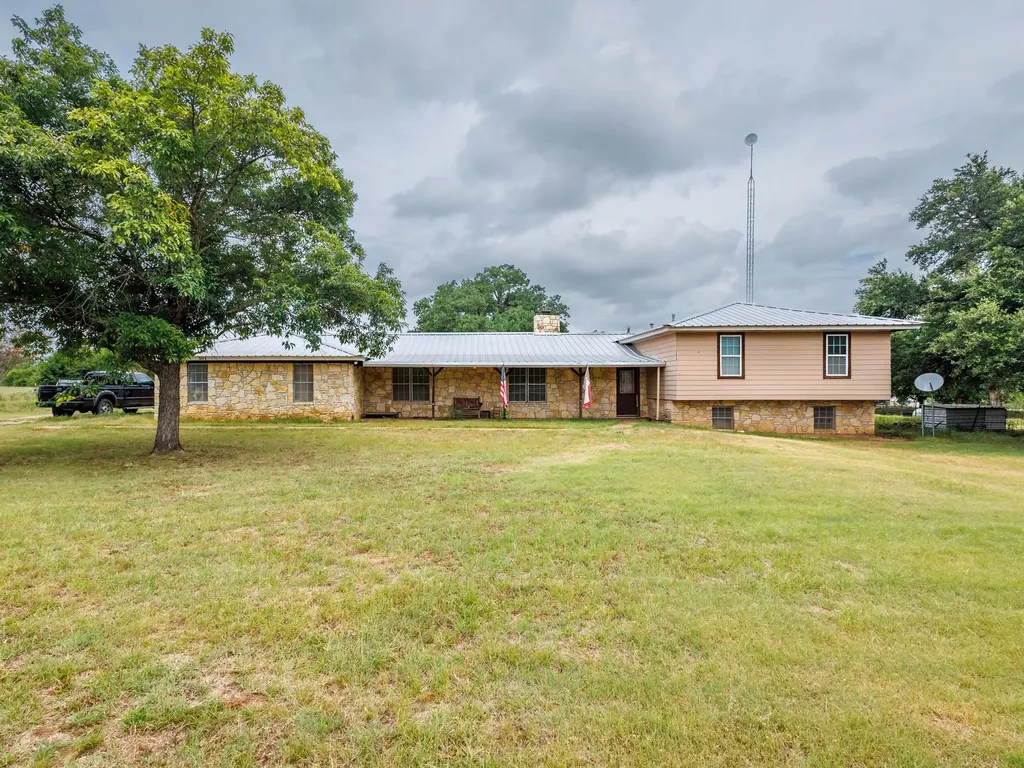 301 County Road 214 Hico TX 76457