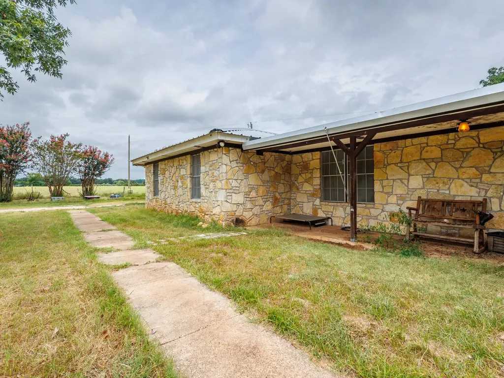 301 County Road 214 Hico TX 76457