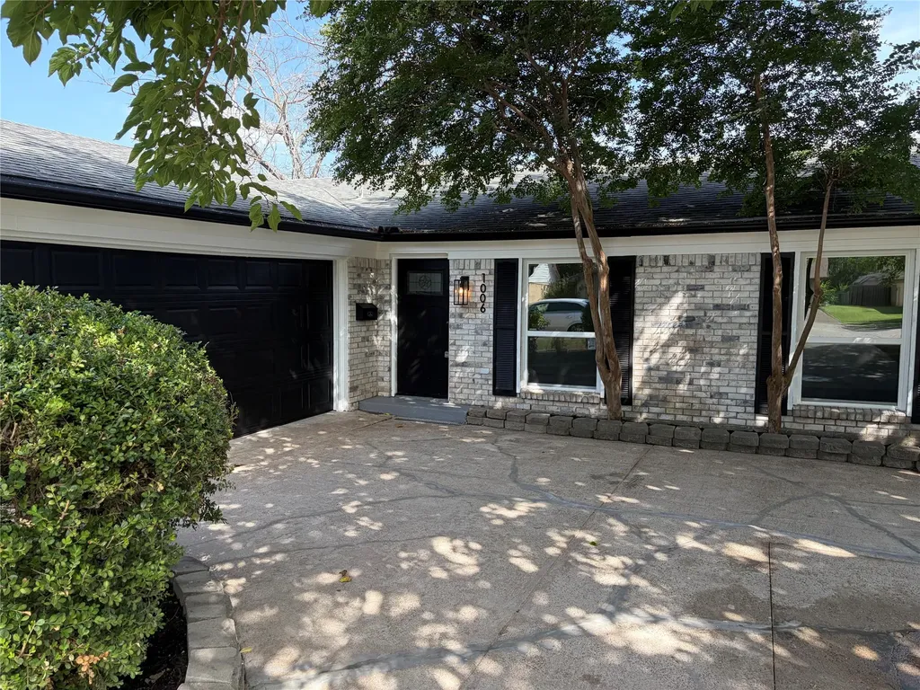 1006 Heritage Drive Garland TX 75043