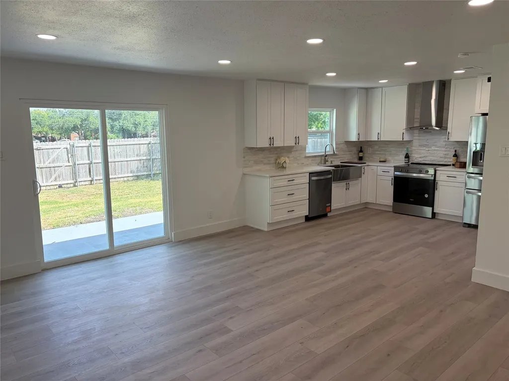 1006 Heritage Drive Garland TX 75043