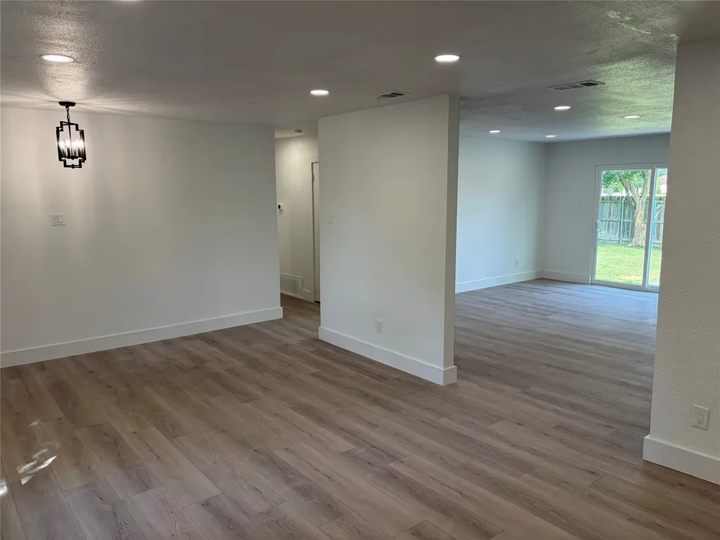1006 Heritage Drive Garland TX 75043