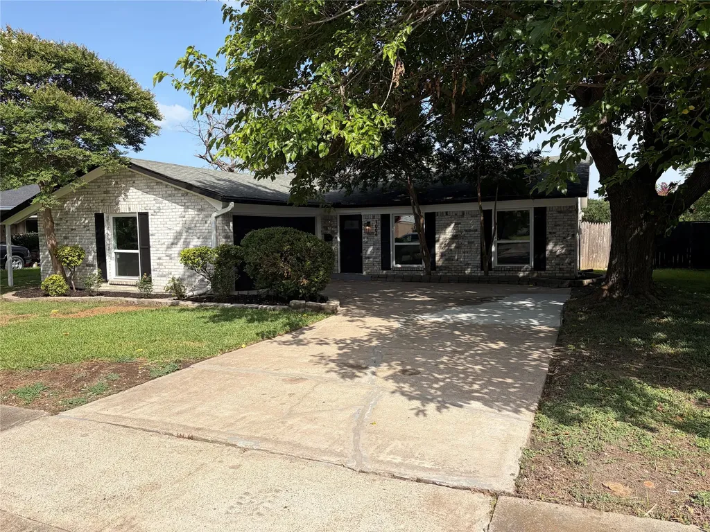1006 Heritage Drive Garland TX 75043