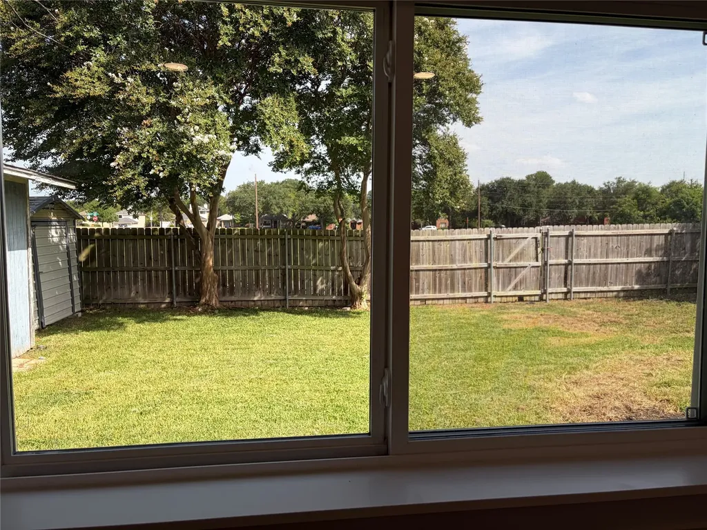 1006 Heritage Drive Garland TX 75043