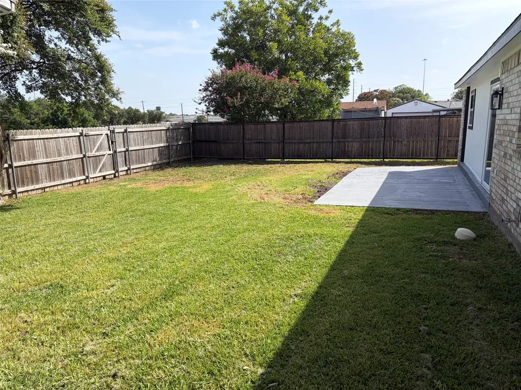 1006 Heritage Drive Garland TX 75043