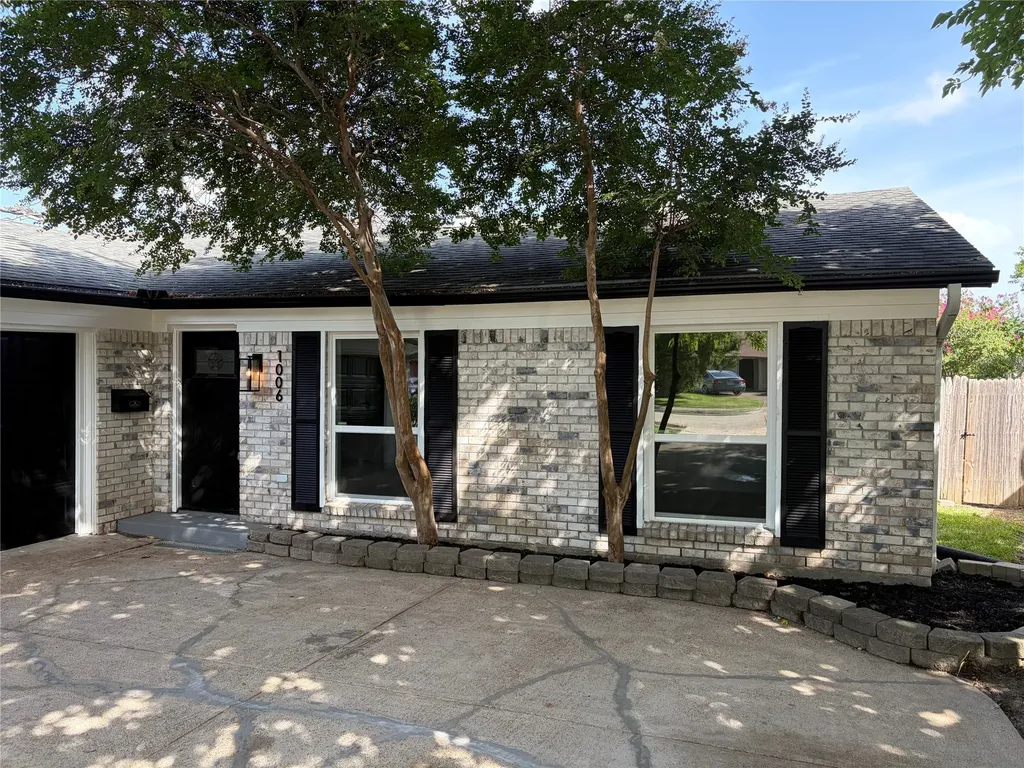 1006 Heritage Drive Garland TX 75043