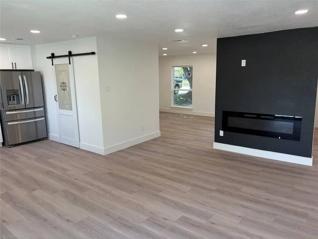 1006 Heritage Drive Garland TX 75043