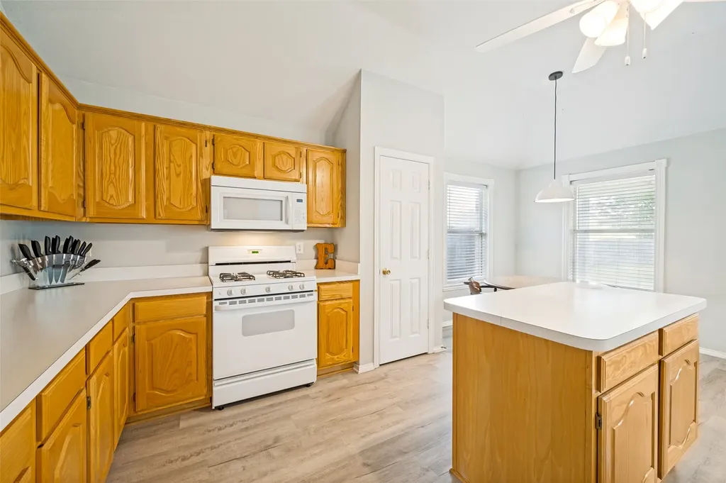 206 Ridge View Court Decatur TX 76234