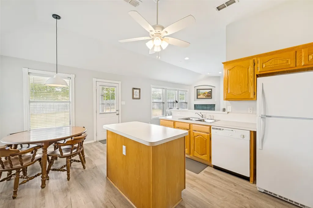 206 Ridge View Court Decatur TX 76234