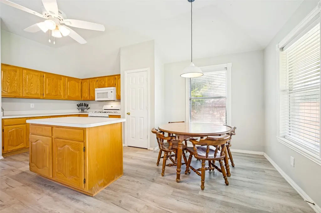206 Ridge View Court Decatur TX 76234