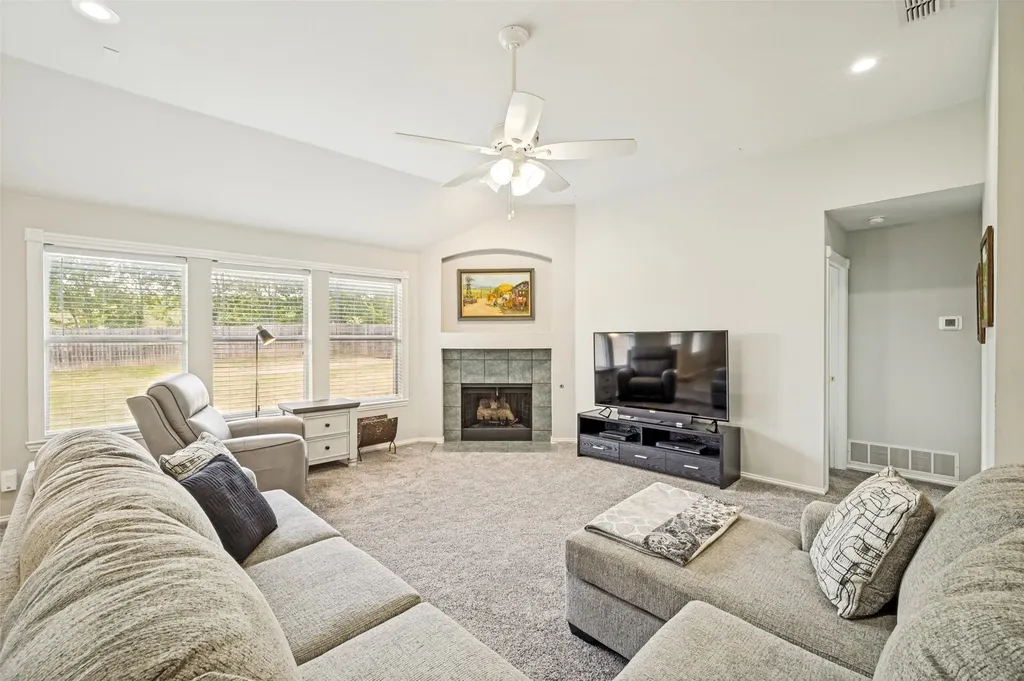 206 Ridge View Court Decatur TX 76234