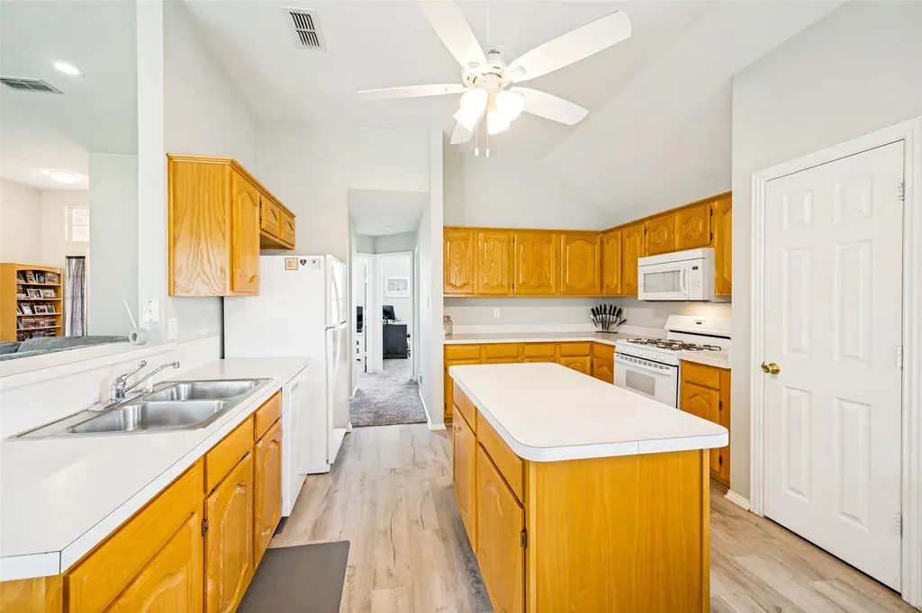206 Ridge View Court Decatur TX 76234