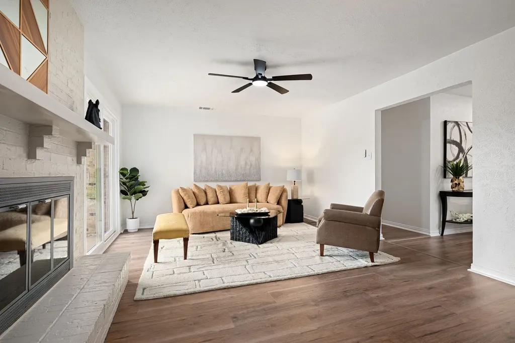 813 Chevy Chase Drive Garland TX 75043
