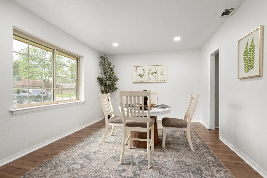 813 Chevy Chase Drive Garland TX 75043