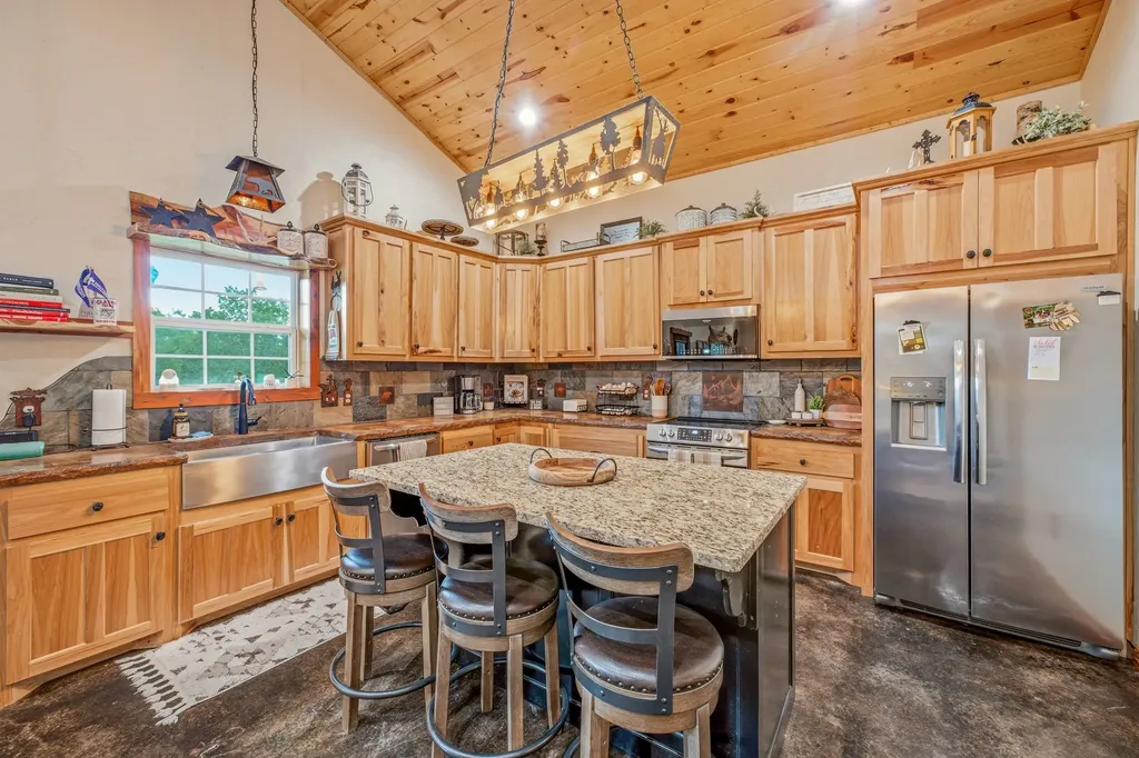 1219 State Highway 6 Hico TX 76457