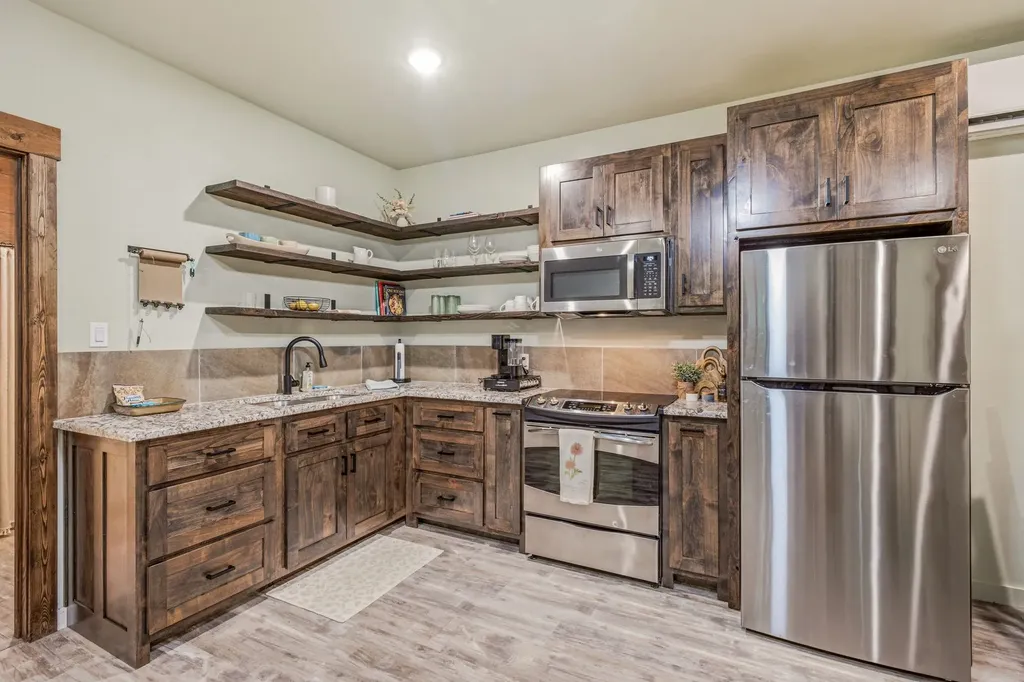 1219 State Highway 6 Hico TX 76457
