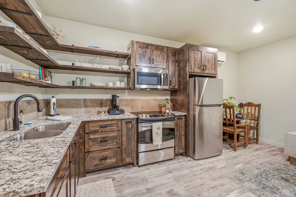 1219 State Highway 6 Hico TX 76457