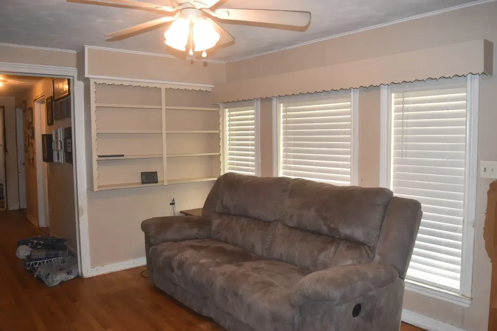 1015 Winkler Street Ennis TX 75119