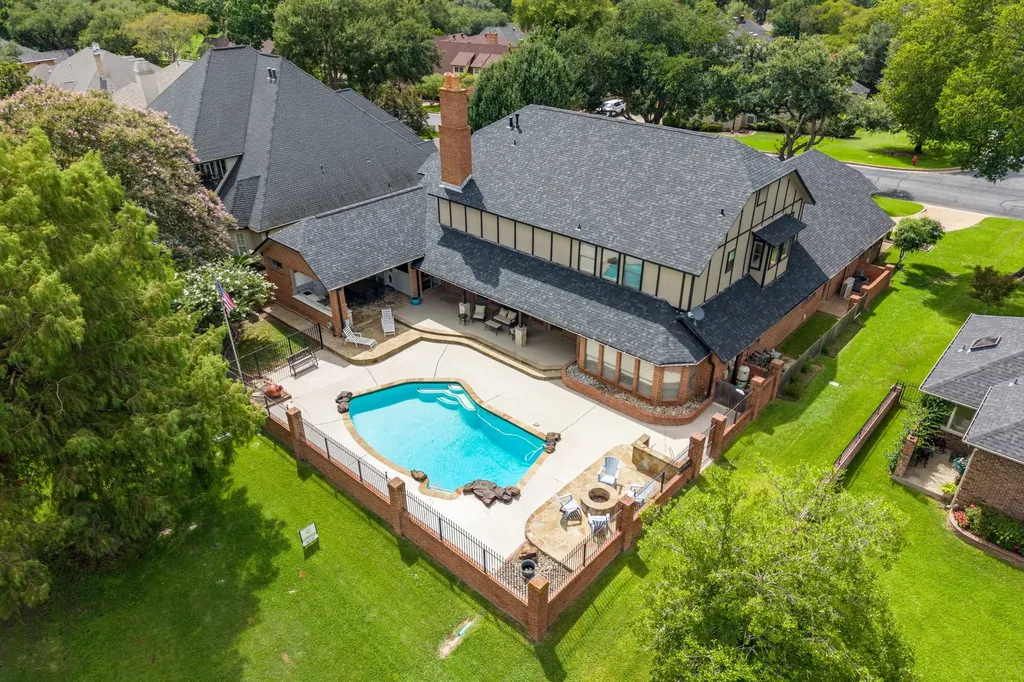 6500 Hollytree Circle Tyler TX 75703
