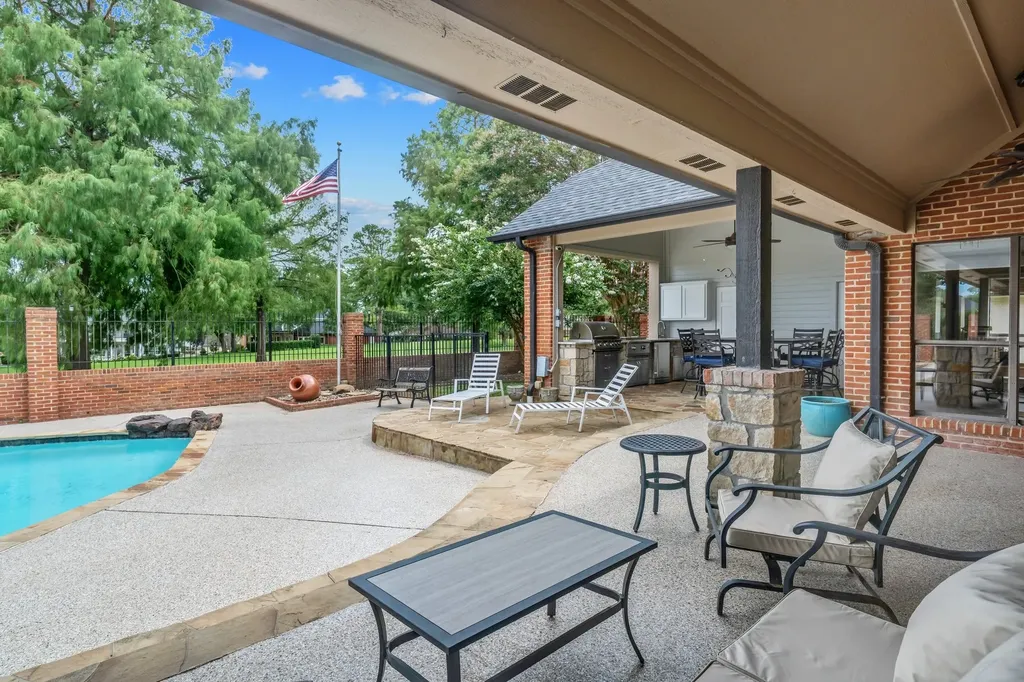 6500 Hollytree Circle Tyler TX 75703