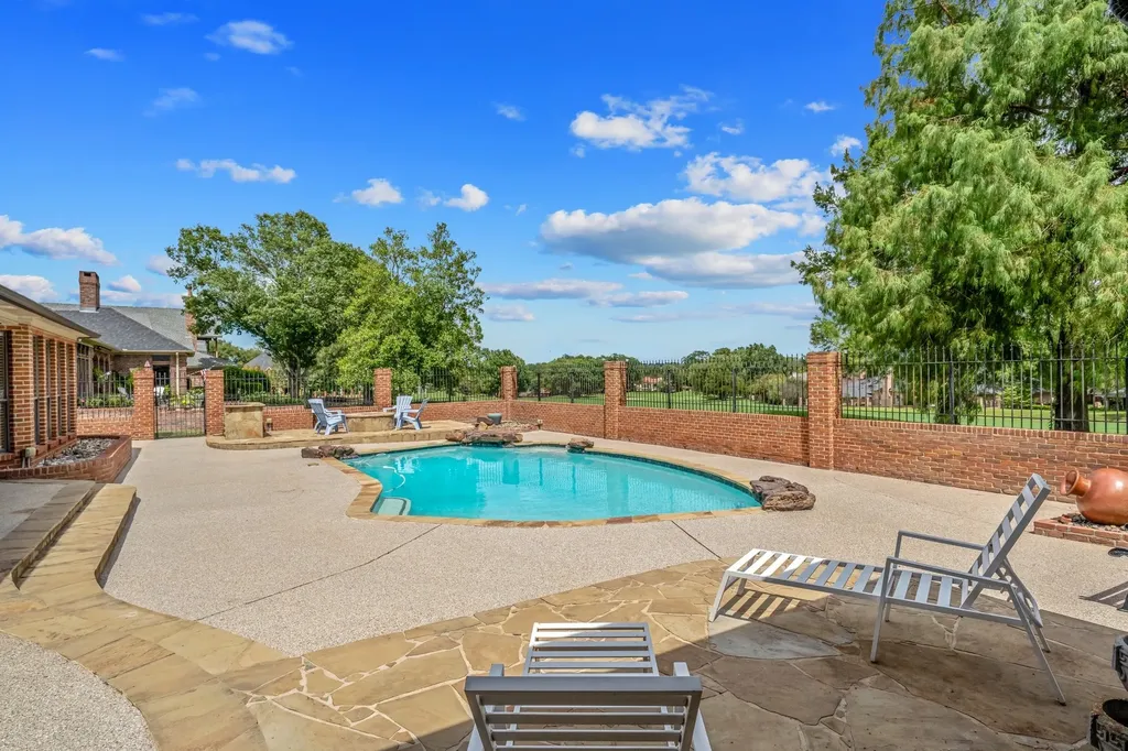 6500 Hollytree Circle Tyler TX 75703