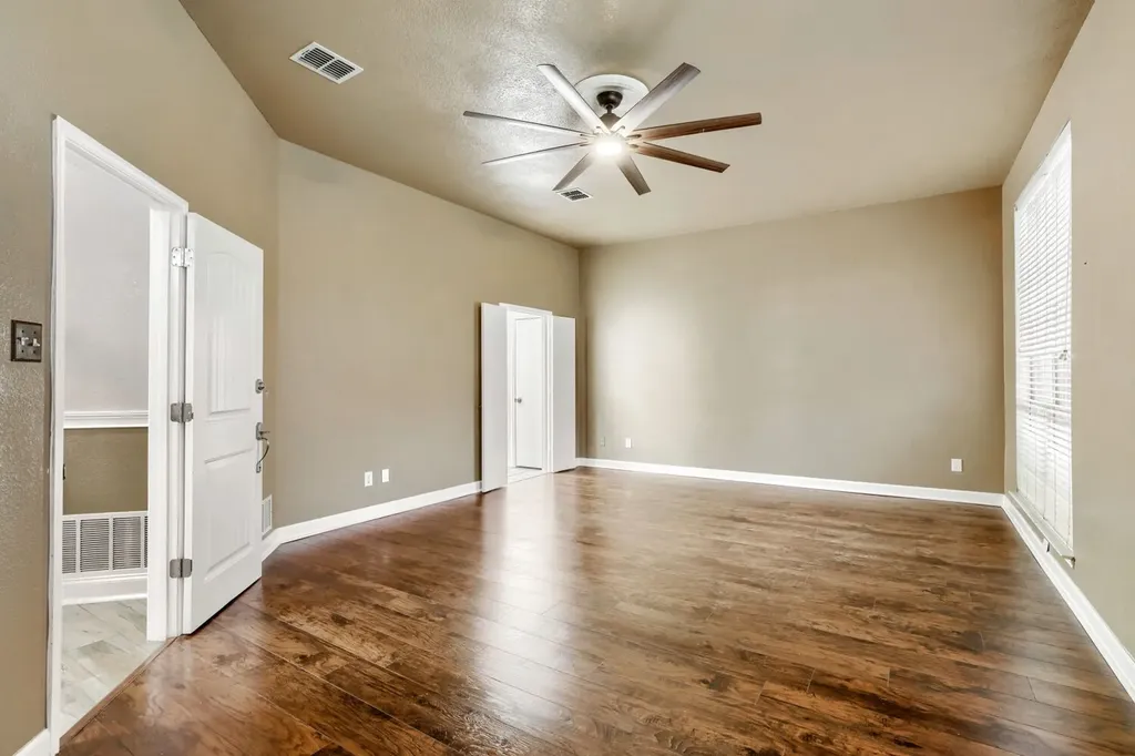 740 White Ash Road Desoto TX 75115
