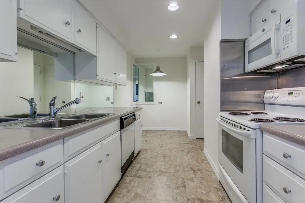 6335 W Northwest Highway Dallas TX 75225