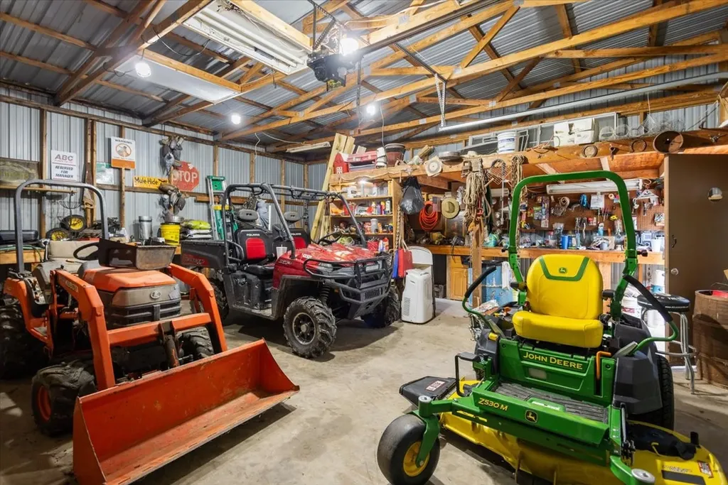 1522 Fm 17 Grand Saline TX 75140