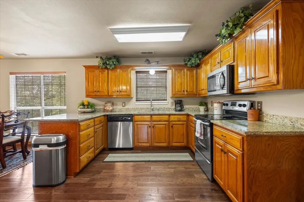 1522 Fm 17 Grand Saline TX 75140
