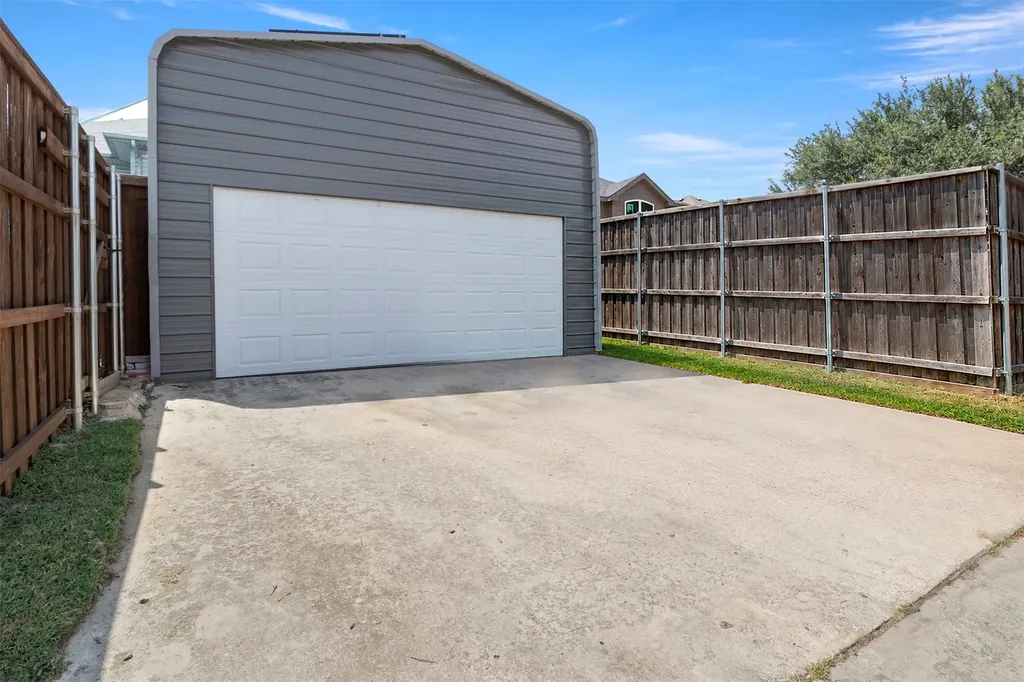 1428 Creekview Drive Lewisville TX 75067