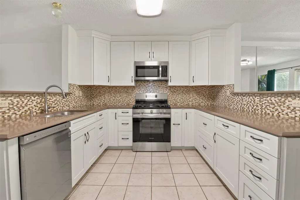 1428 Creekview Drive Lewisville TX 75067