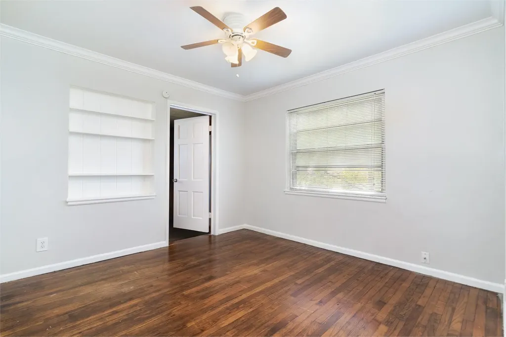 910 Reverchon Drive Dallas TX 75211